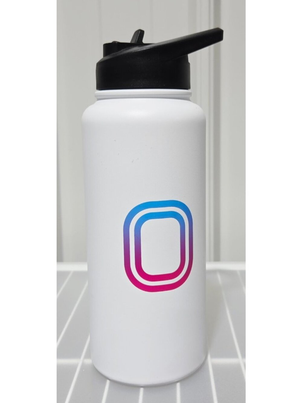Overtime Elite HYDR8 30 oz Water Bottle White Stainless Steel Double Wall SCUFFS